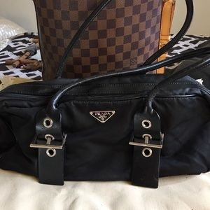 AUTH. LARGE PRADA BAG KEYS LOCK LEATHER